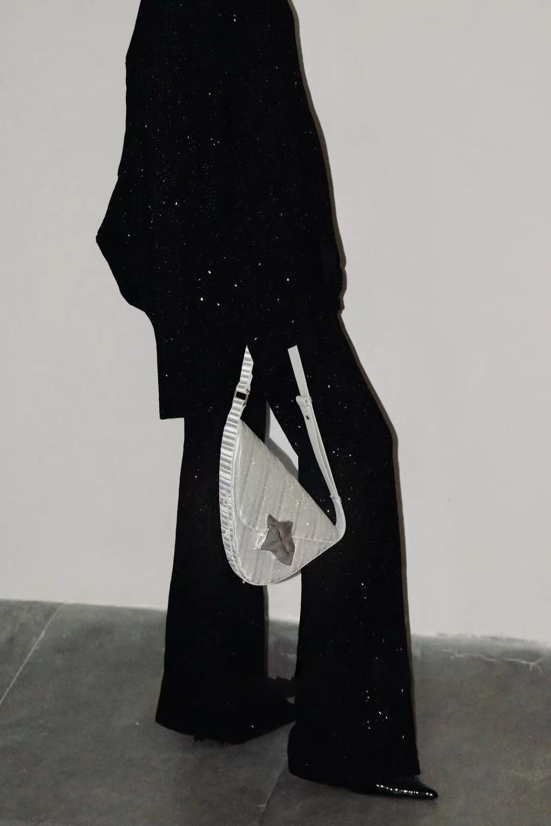 FLOW LOCK SERIES BAG IN GLOW